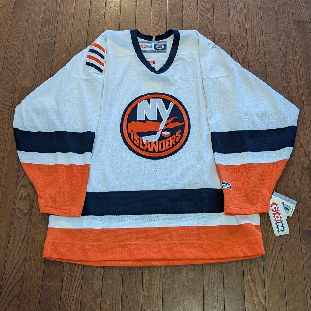 NWT Bryan Trottier Autographed New York Islanders CCM Jersey - Size L